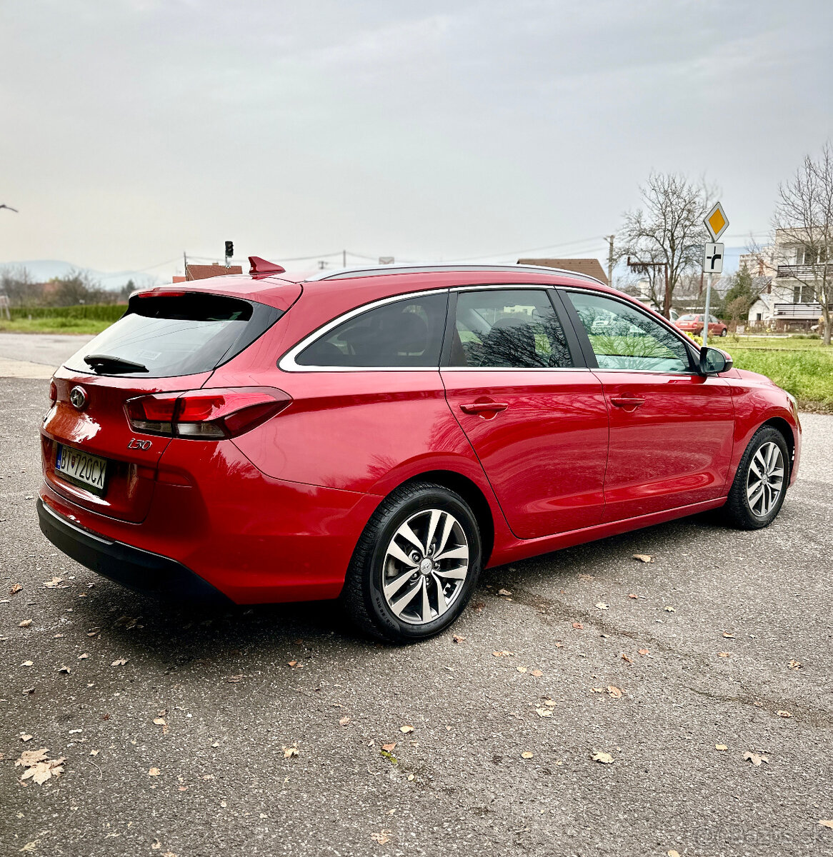 Hyundai i30 CW Kombi 1.4 T-GDi Slovensko - 4