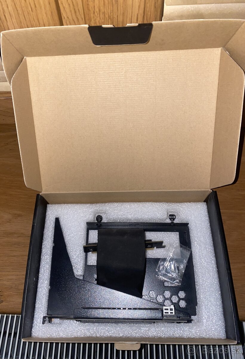 Fractal Flex B-20 Vertical GPU - 4