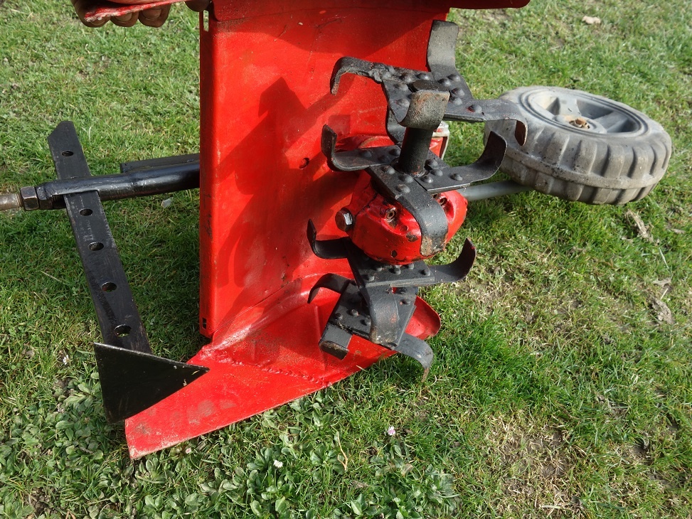 Medziriadkový rotavátor - plečka - 4