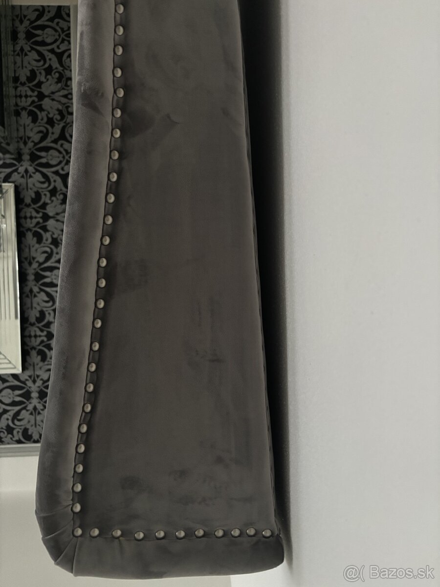 Predám Exkluzívne kreslo strieborno sivej farby Chesterfield - 4