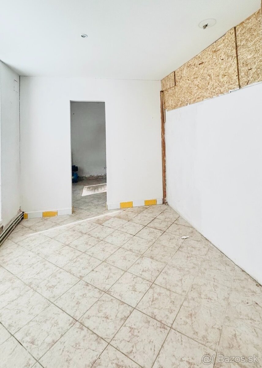 Na prenájom/predaj budova (obchodné priestory) Sečovce - 4