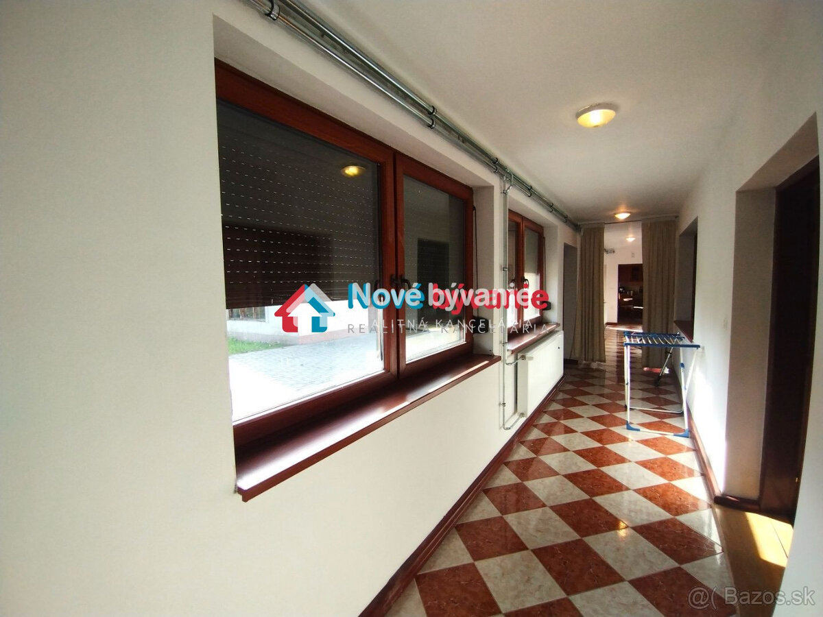 Rezervovaný, rodinný dom s bazénom a veľkou garážou-Nýrovce( - 4