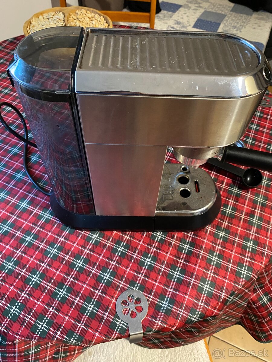 Pákový kávovar De'Longhi DEDICA - 4