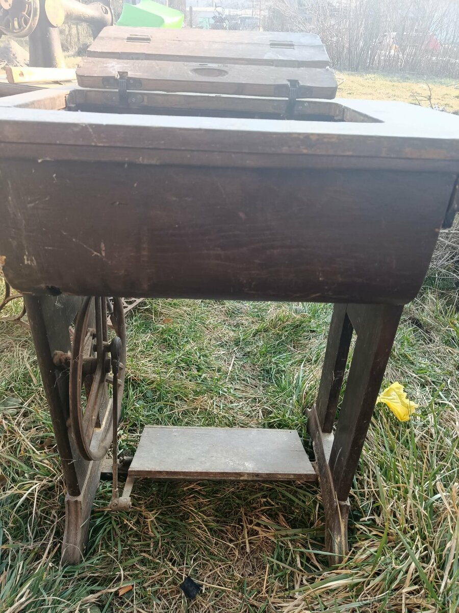 Šijací stroj Viscontea - 4