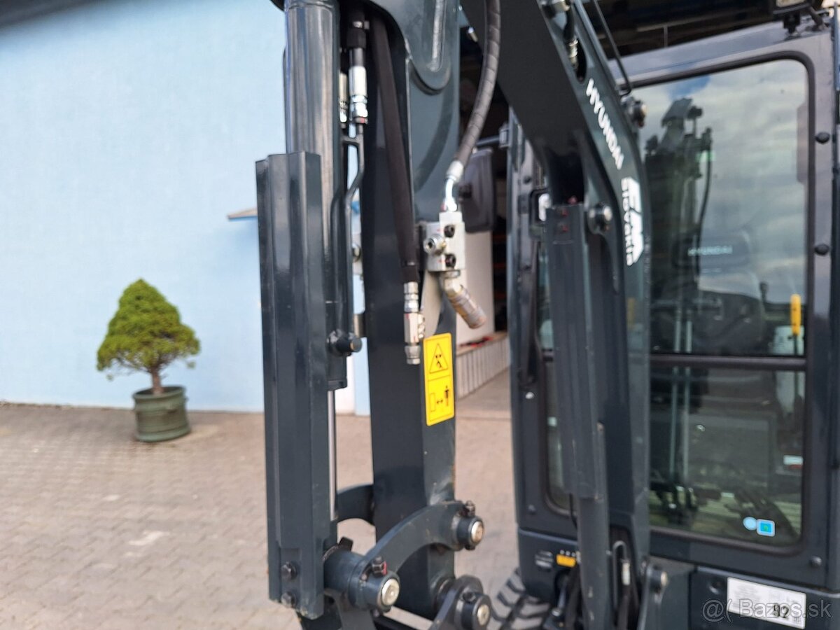 Predvádzacie 2 tonové rýpadlo Hyundai HX19A - 4