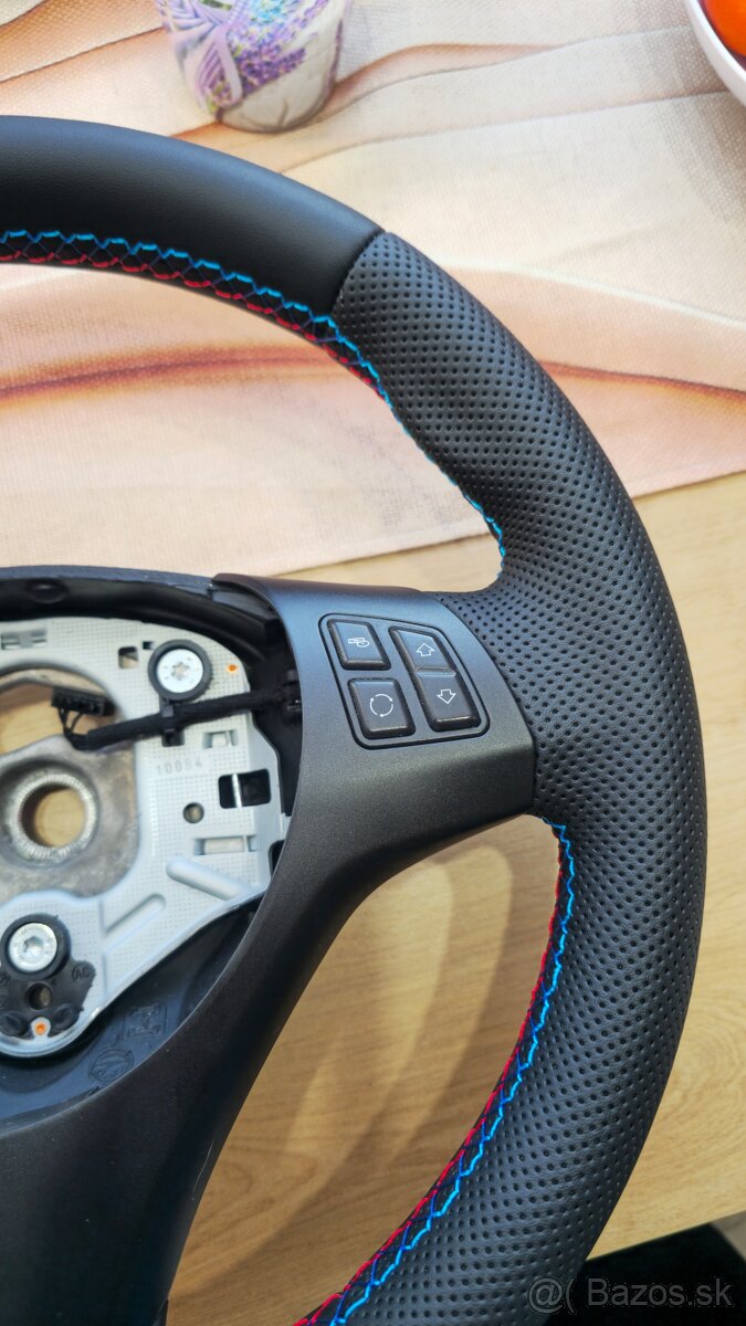 VOLANT BMW E90 E91 E92 E93 E82 M sport E90M - 4