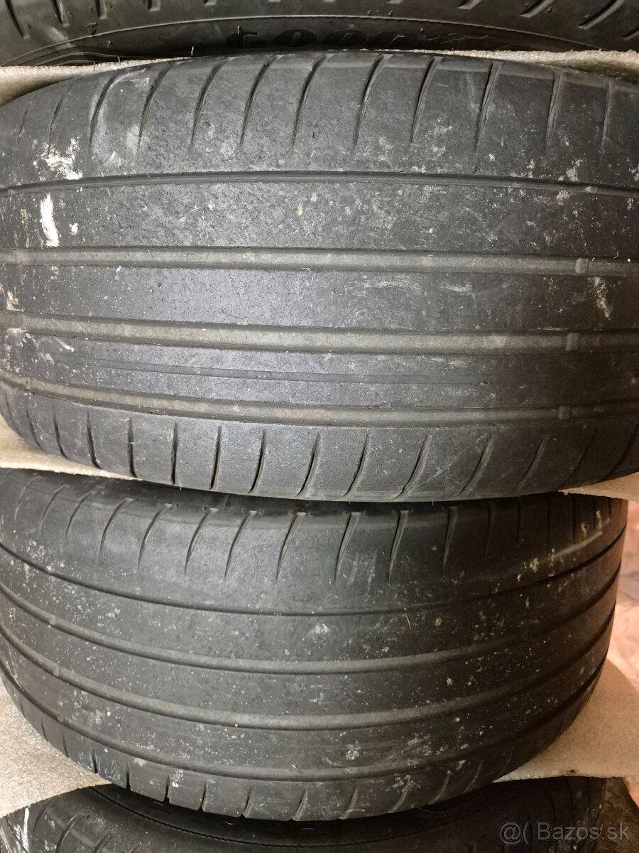 LETNE GOODYEAR R20 265 40 - 4