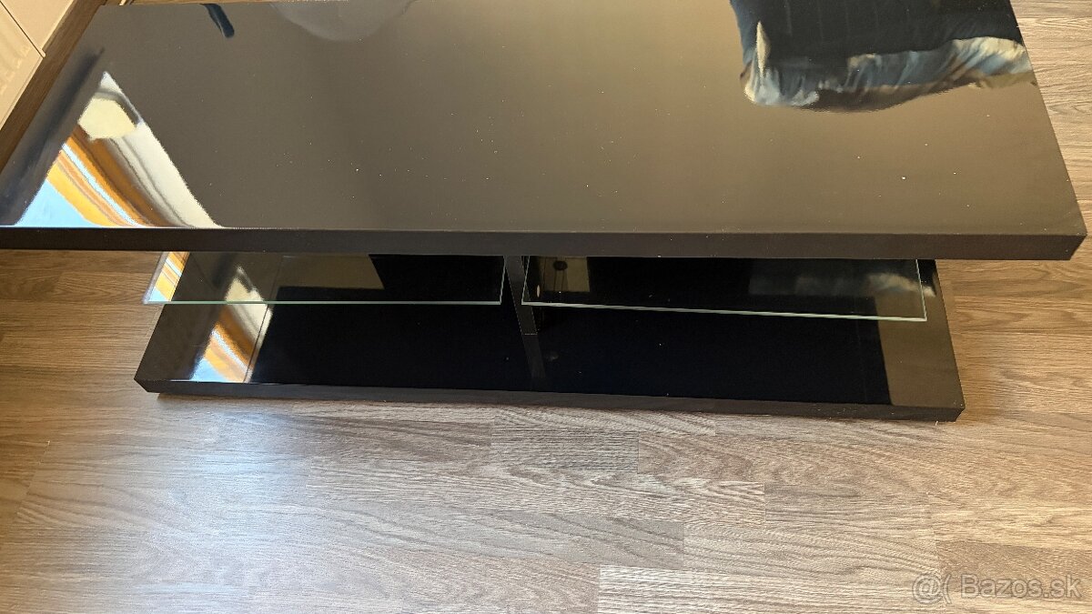 Stolík pod Tv - 4