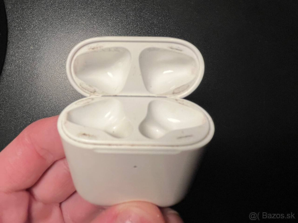 Apple AirPods (2nd generation) - 4