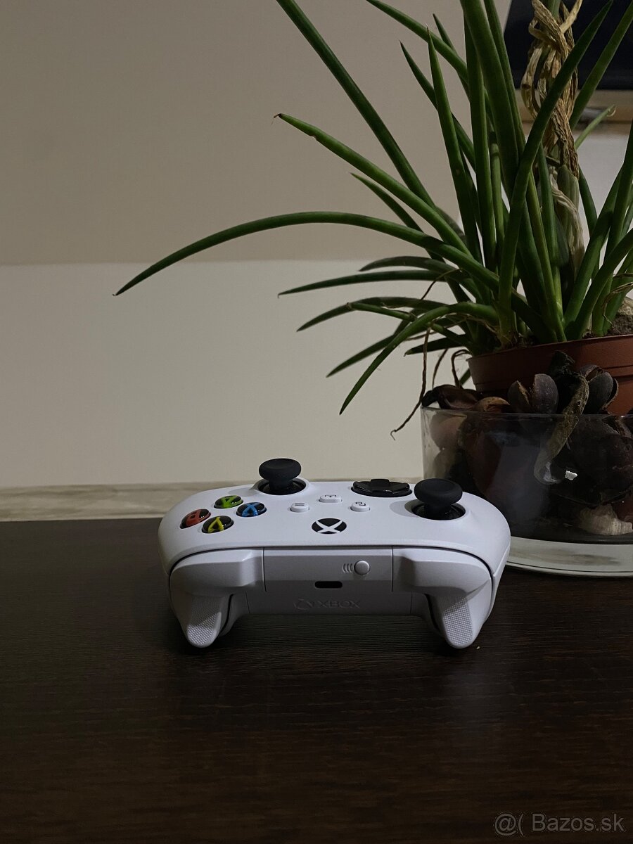Xbox One/Series ovládač - 4