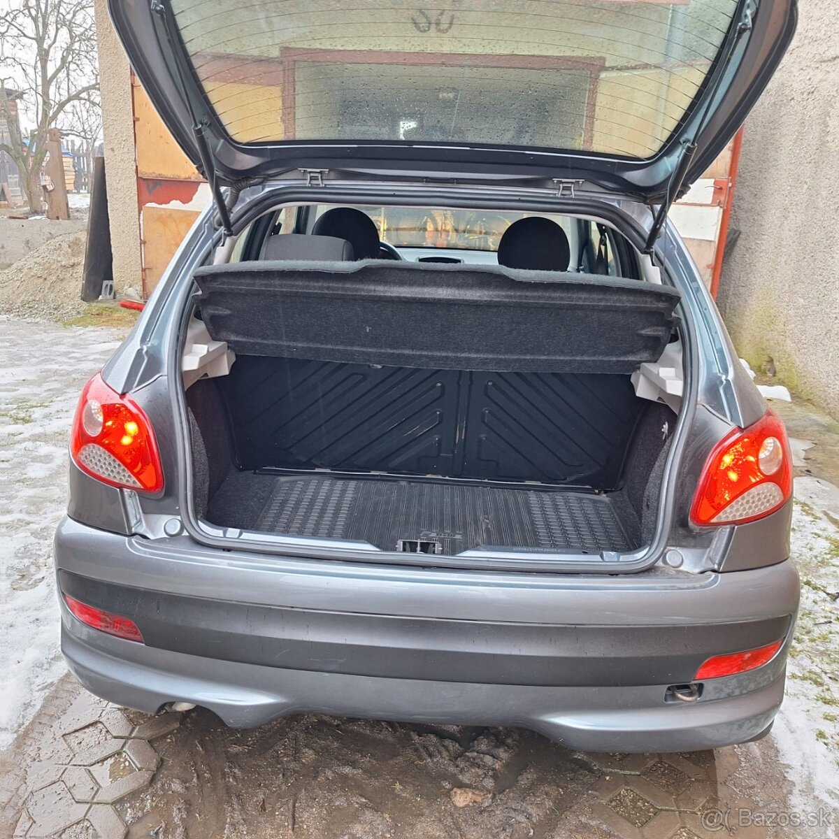 Predám Peugeot 206+ 1.4 benzín - 4