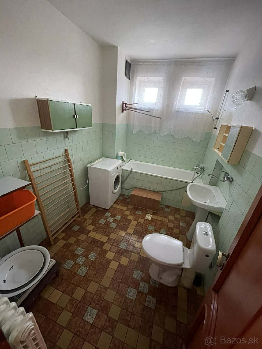 Predám 5 izbový rodinný dom - 4