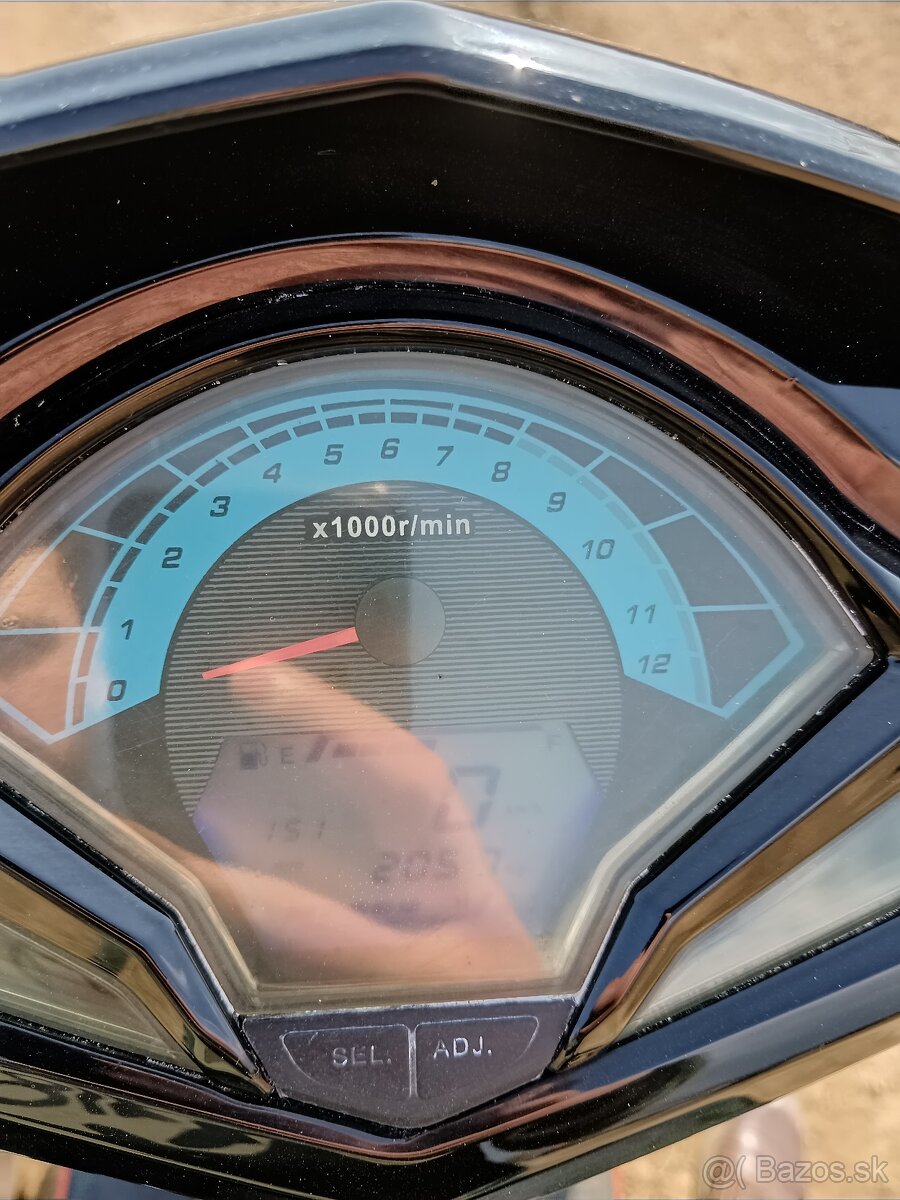 Adamoto fast 125 - 4