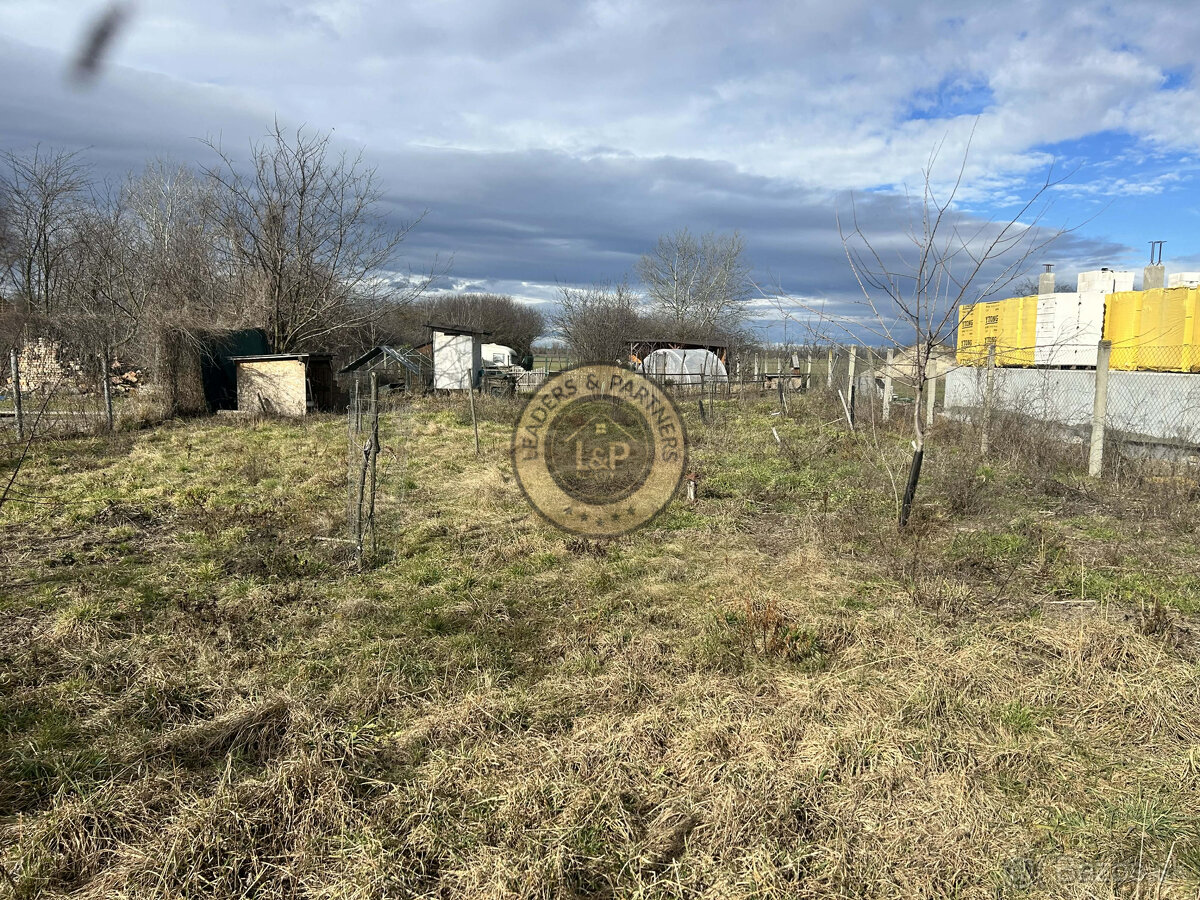 PREDAJ stavebný pozemok Bezenye - 4