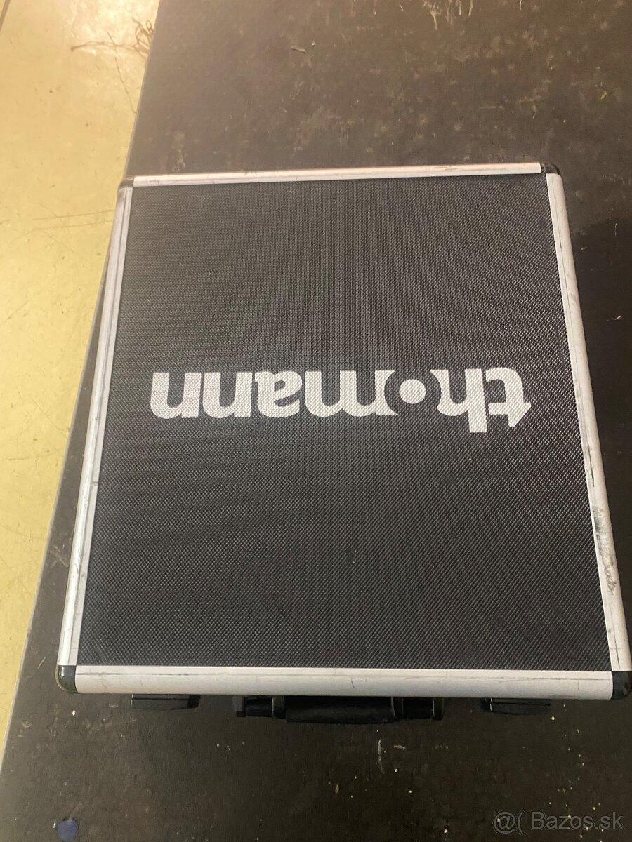 Mix pult Behringer - 4