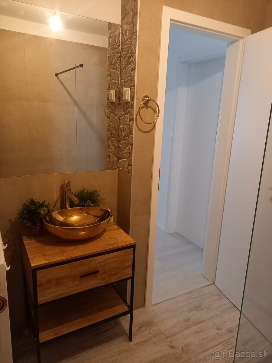 Predám byt 62m2; záhrada 53m2,parkov.miesto, RAJKA Maďarsko - 4