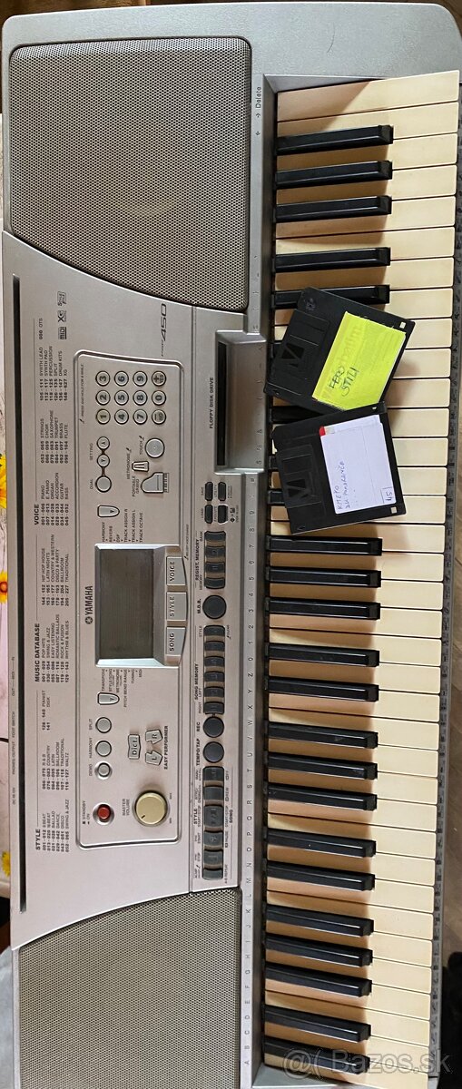 Predám Yamaha PSR-E313- digitálny keyboard - 4