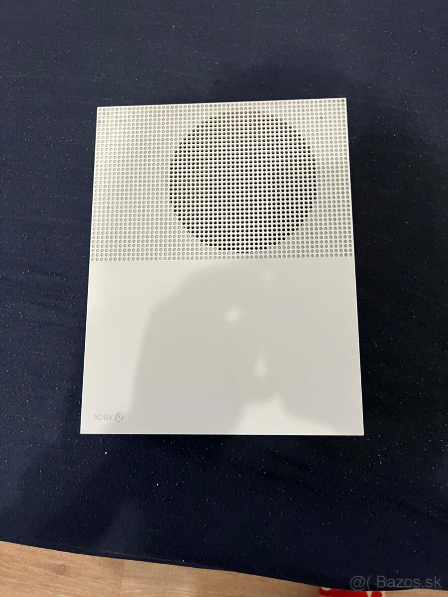 Xbox One S 1TB - 4