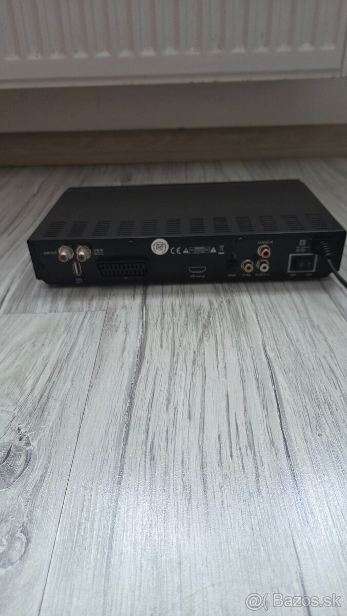 satelitní set-top box Zircon SHD 007 - 4