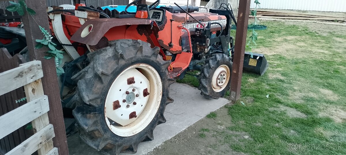 Predam malotraktor kubota l2202dt 4x4 - 4