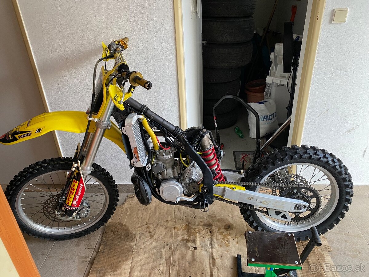 Suzuki rm250 2T,