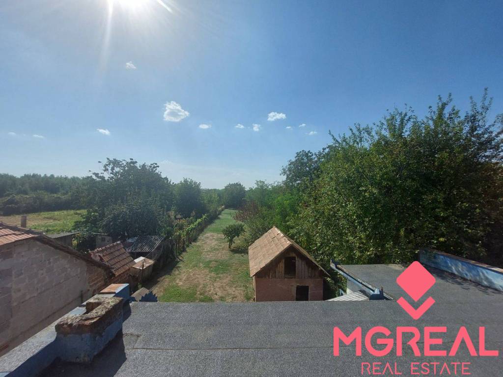 Rodinný dom s veľkým pozemkom - Veľký Cetín - 4