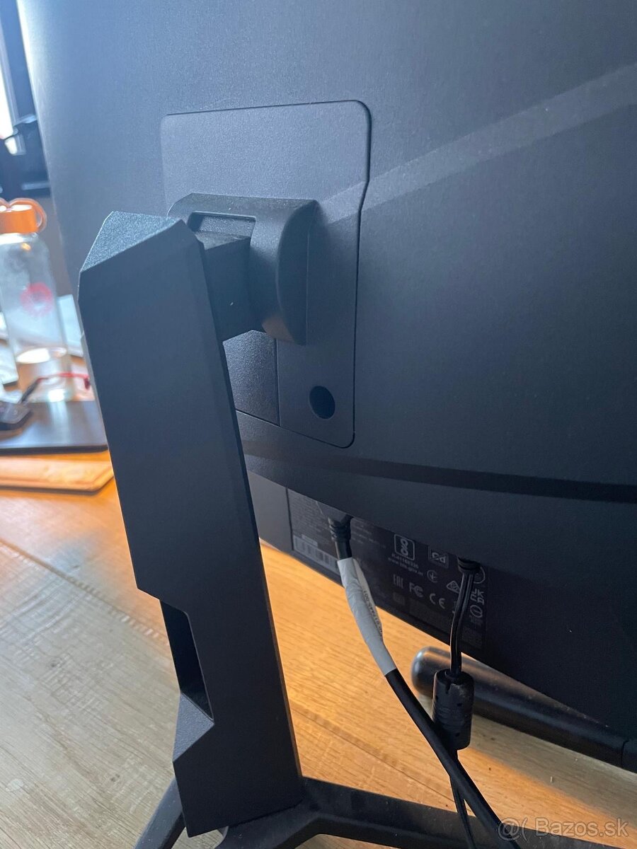 Predam monitor MSI Curved 27 - 4