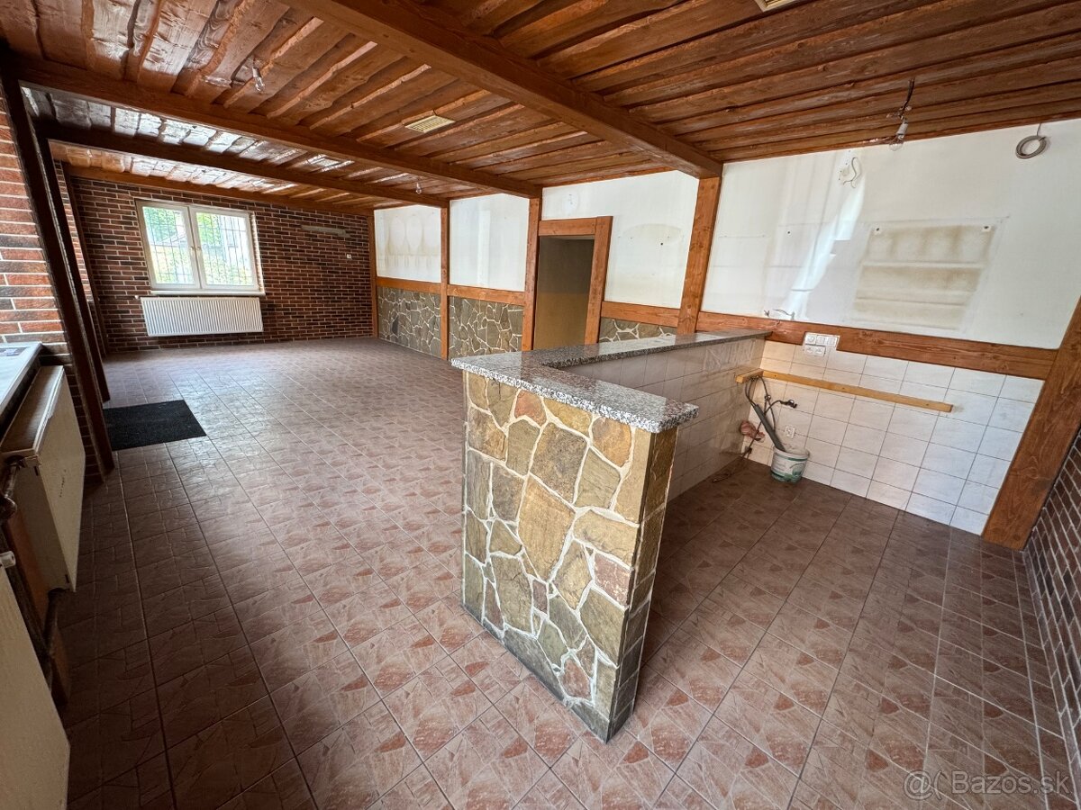 Polyfunkčná budova v centre Trstenej - 4