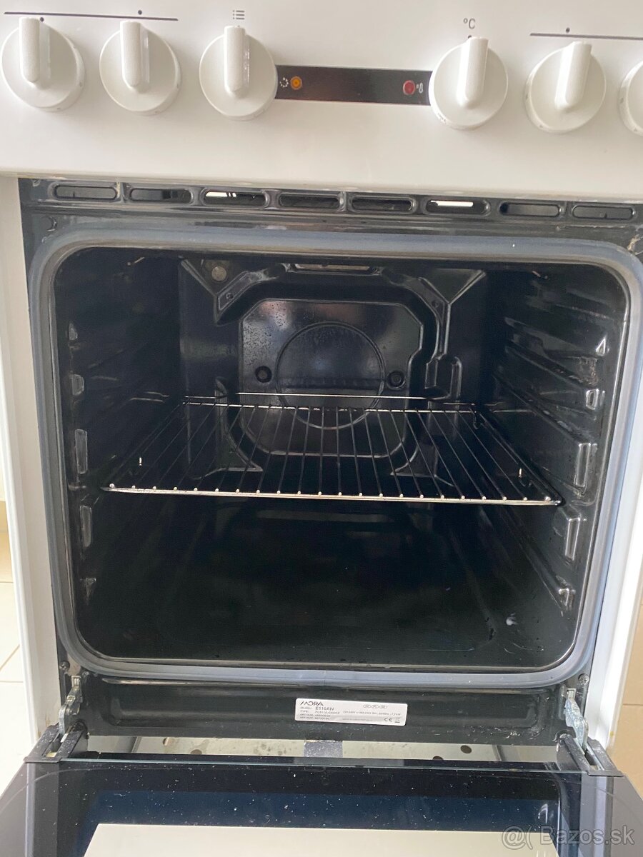 Elektricky sporák MORA - 4