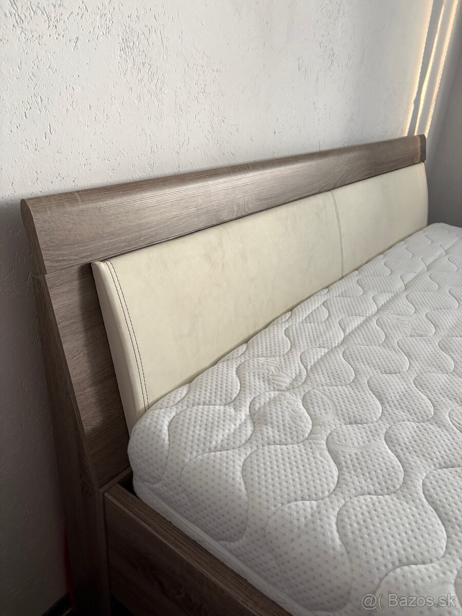 Manželská posteľ - 4