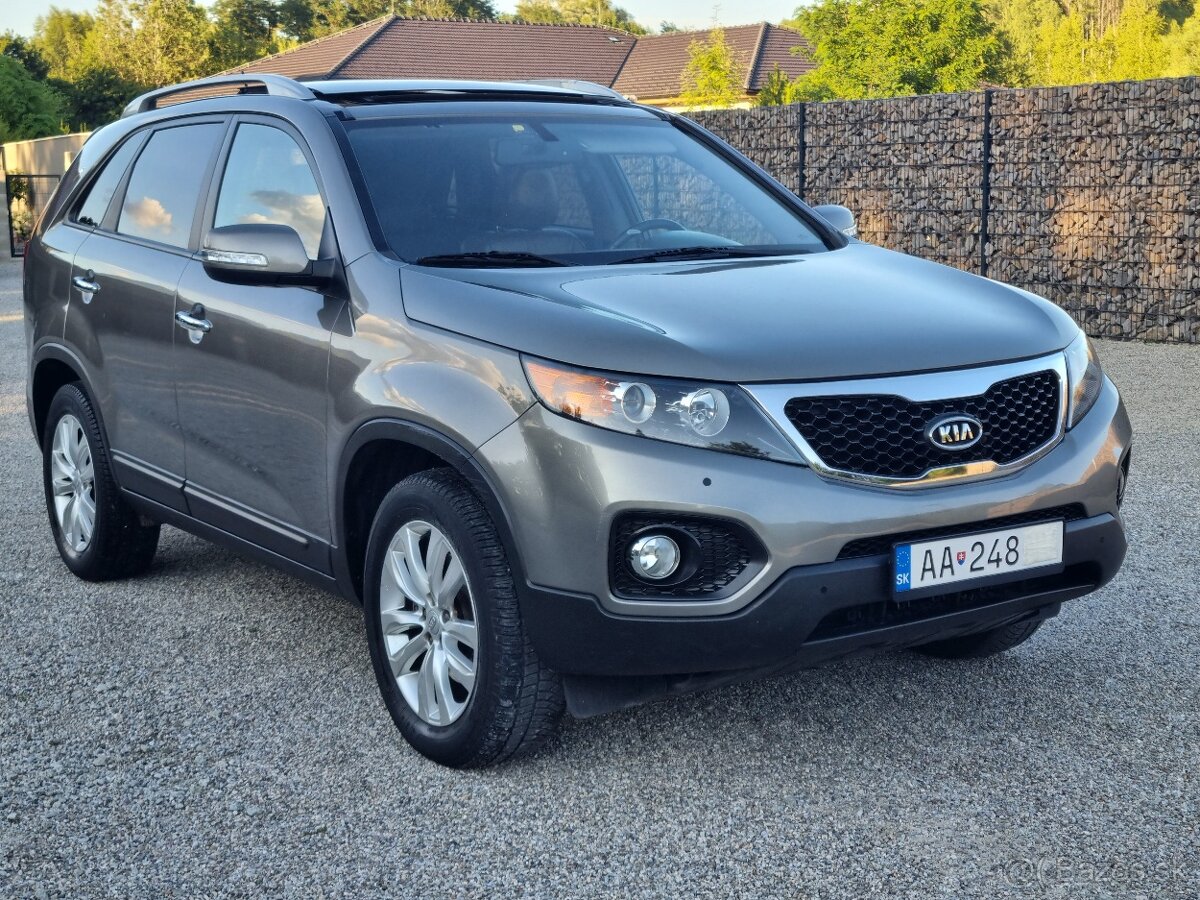 KIA SORENTO 2,2CRDi 4x4 7.MIESTNE - 4