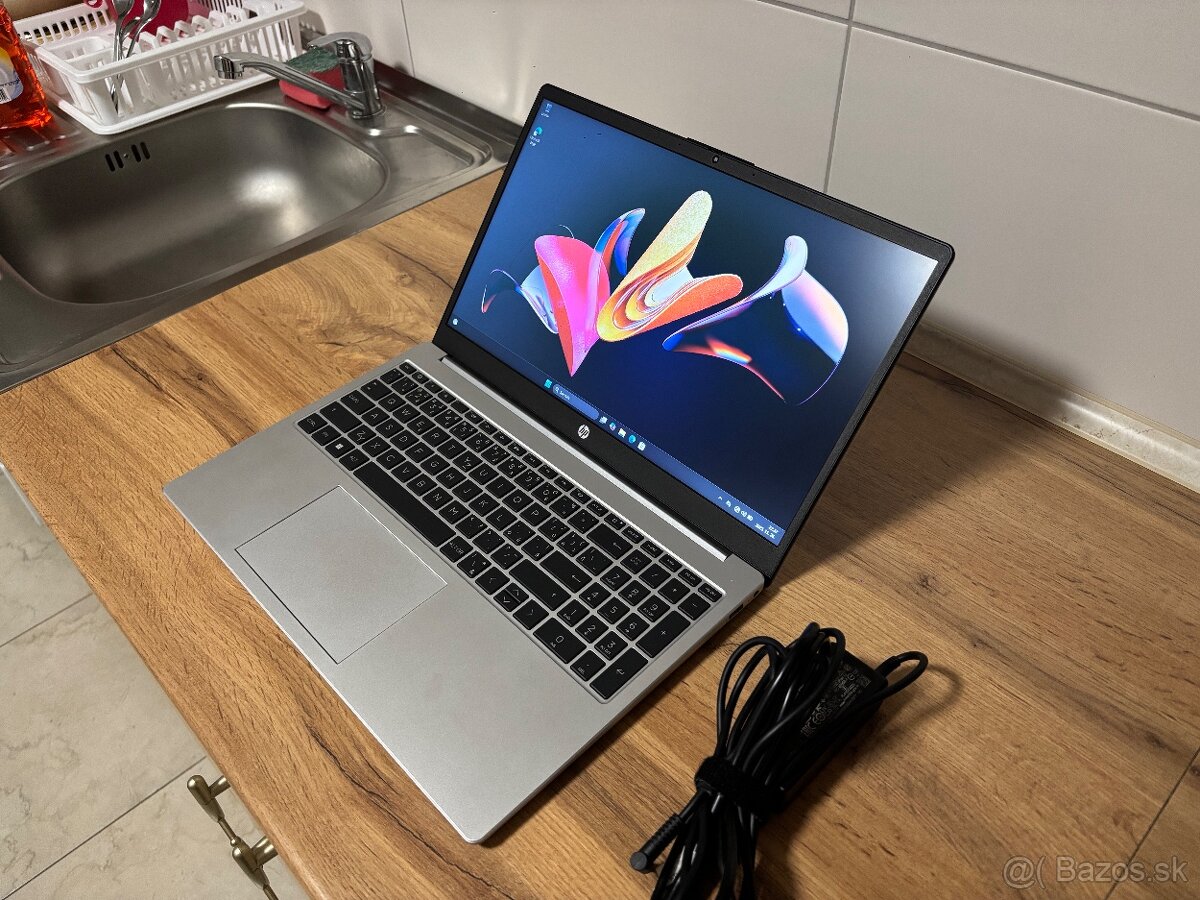 /HP/Notebook/4GB RAM DDR5/128GB NVMe SSD/Intel/2GB/// - 4