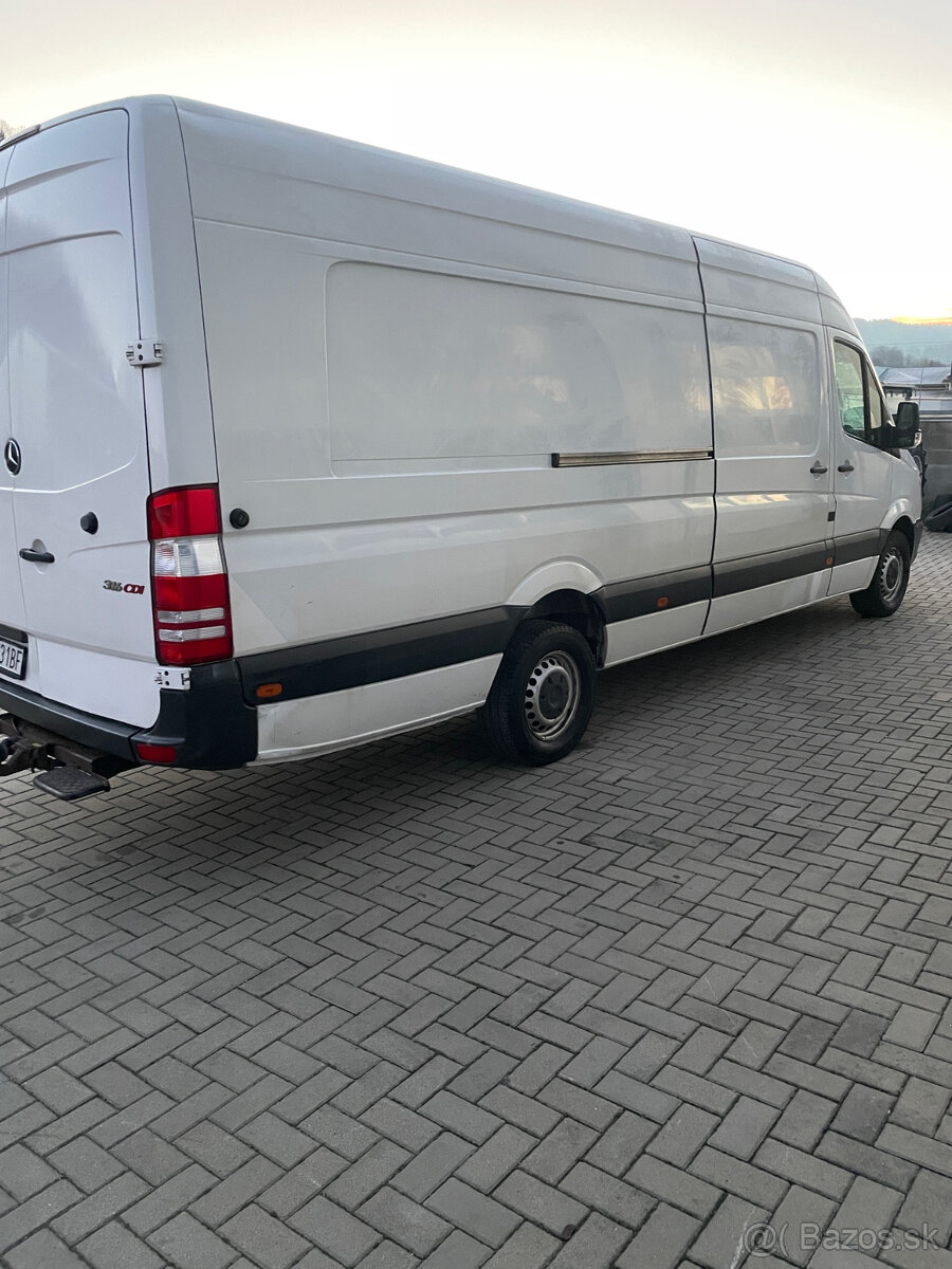 Mercedes-Benz Sprinter - 4