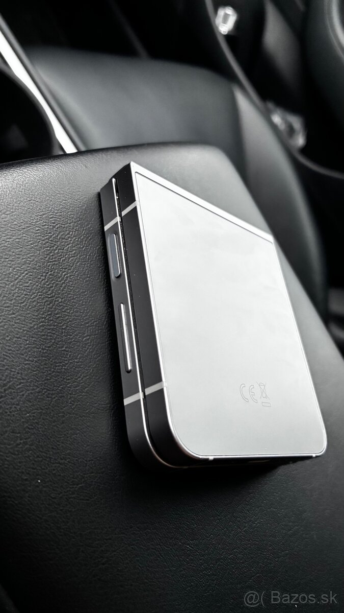 Samsung Galaxy z flip 6 - 4