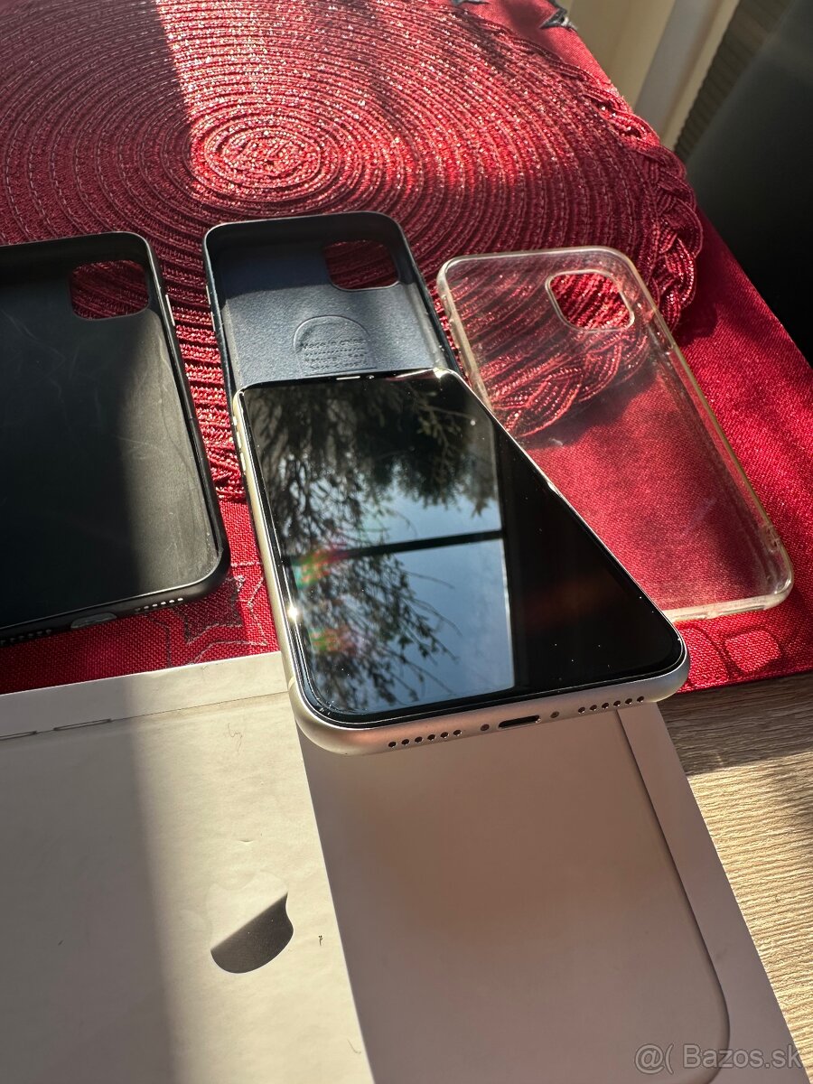 iPhone 11 White 64 GB - 4