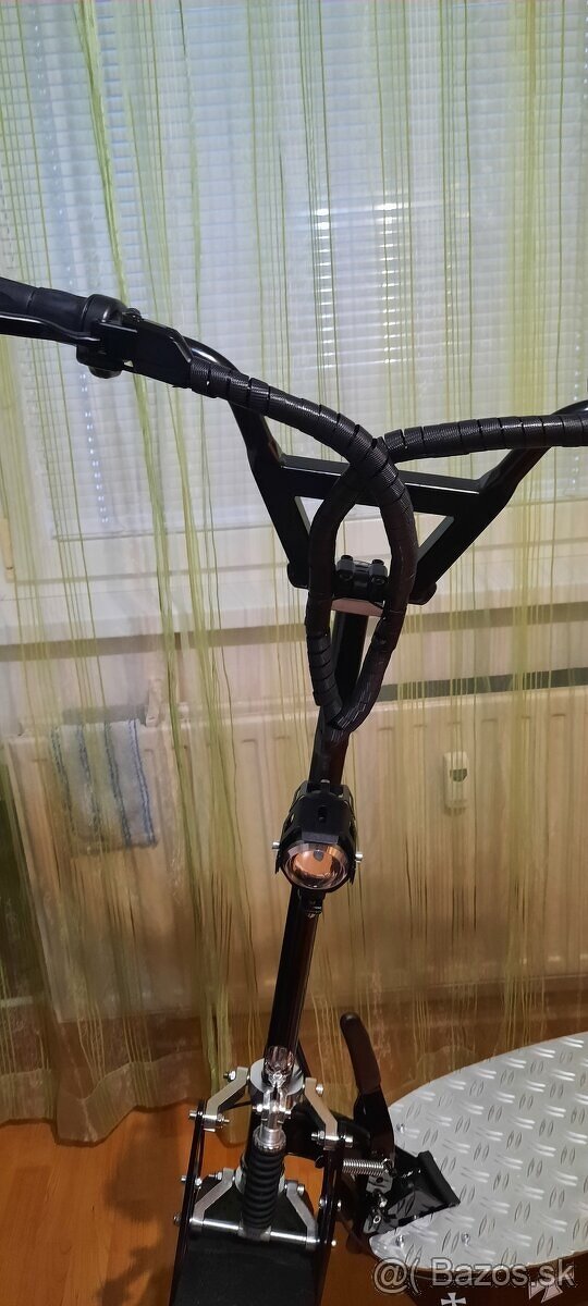 Kolobežka 1800w - 4