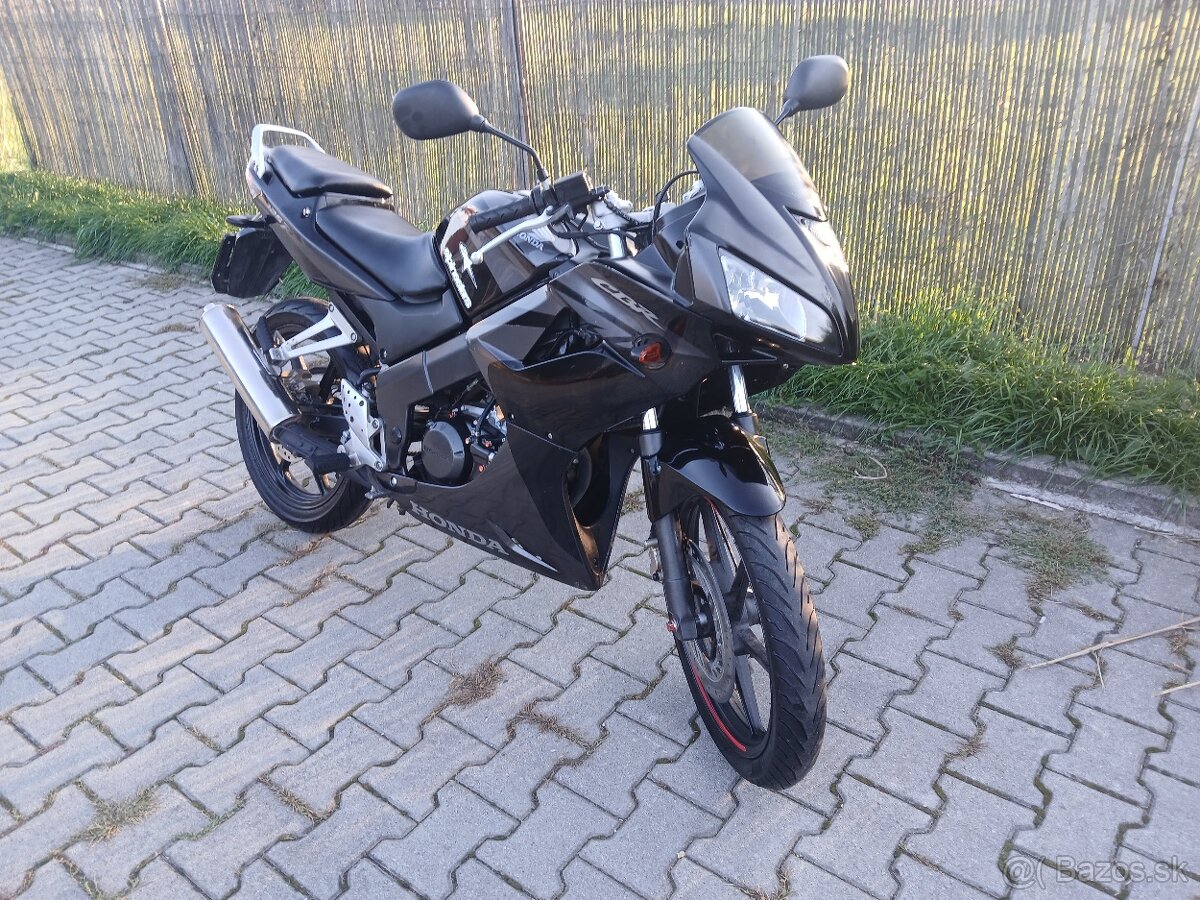 Honda CBR 125 - 4