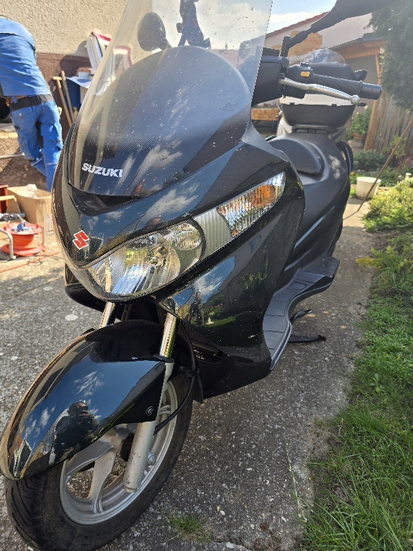 Suzuki Burgman 125 - 4