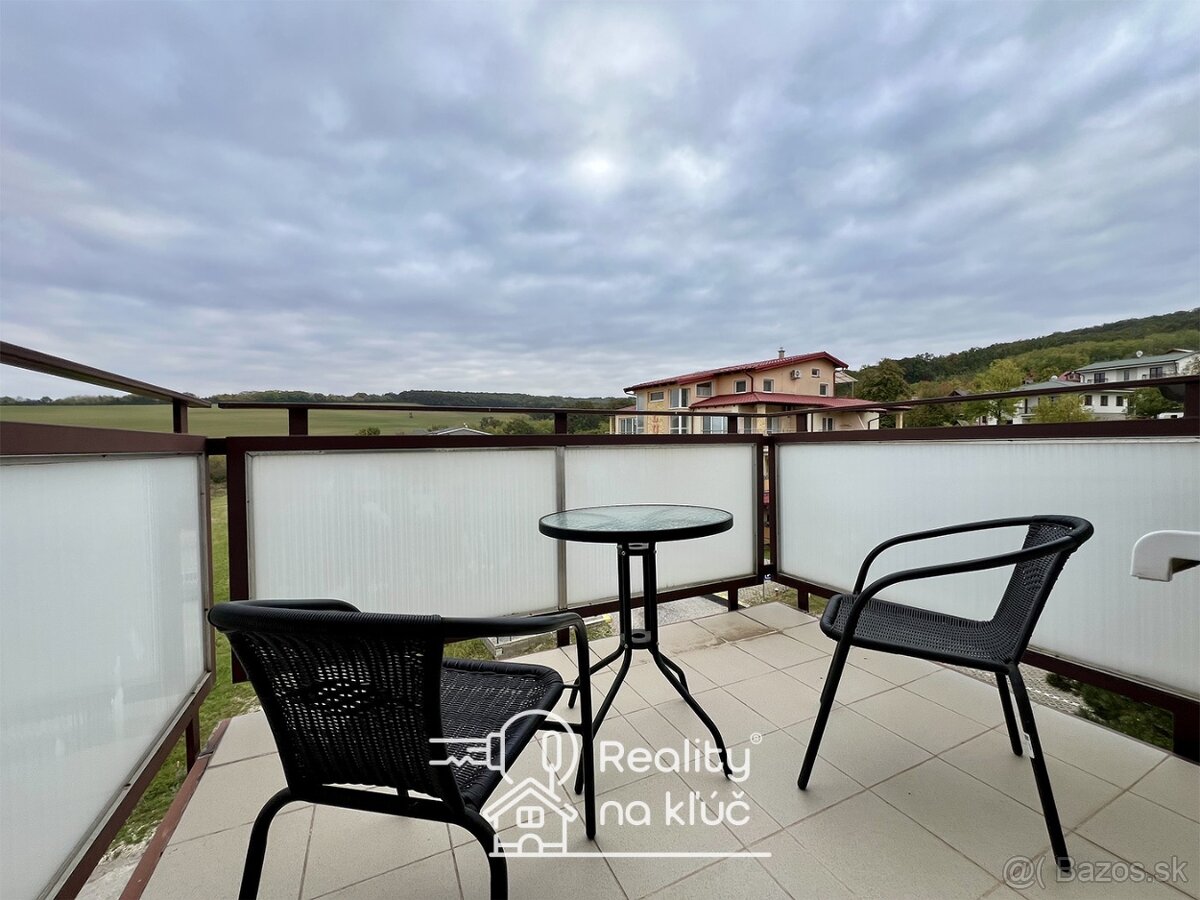 Na predaj zariadený 2-izbový apartmánový byt s balkónom - 4