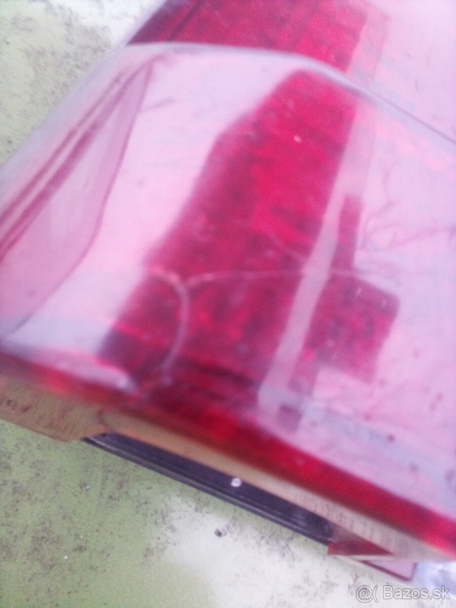 prave zadne svetlo skoda 105,120,125,130,135,136,rapid - 4