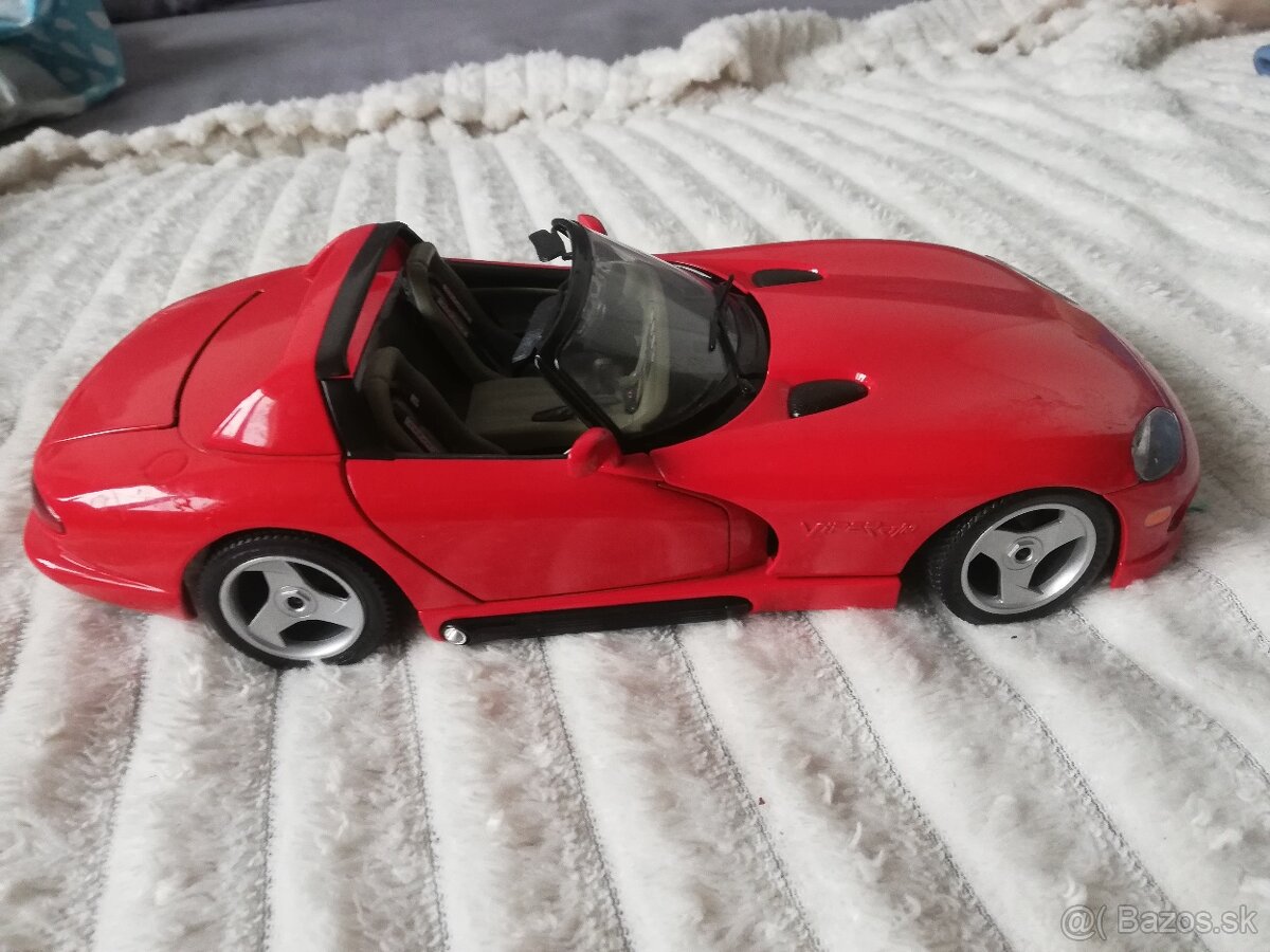 1:18 DODGE Viper RT10 1992 Bburago cervena cabrio - 4