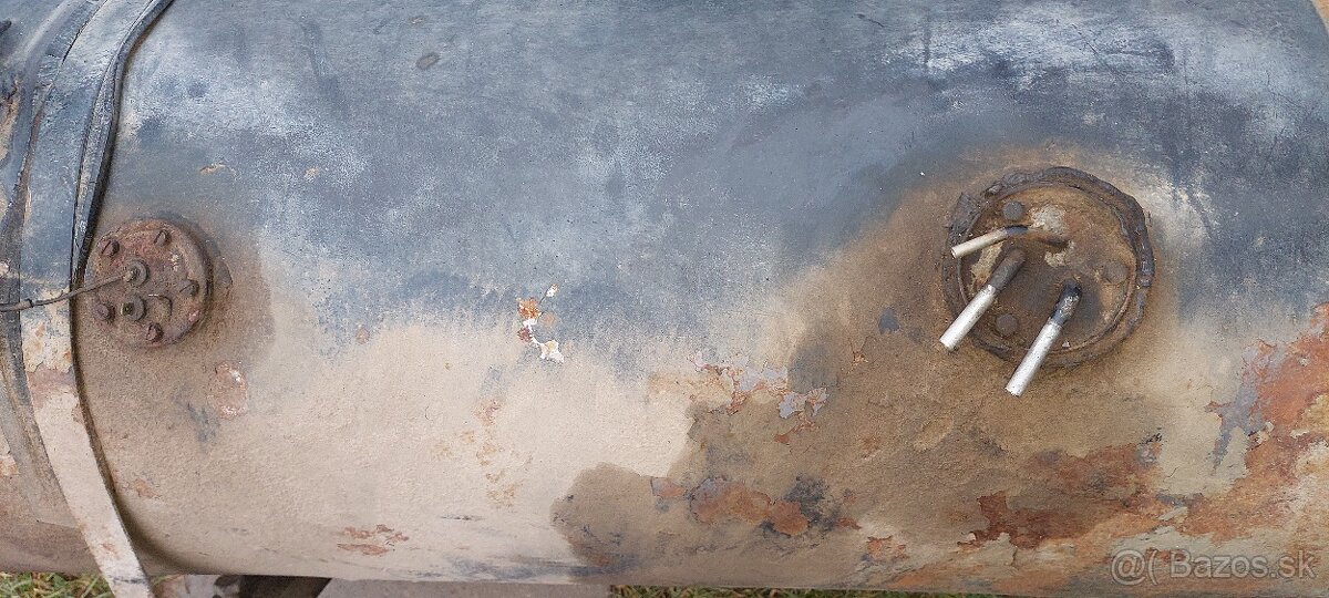 Palivová nádrž - 4