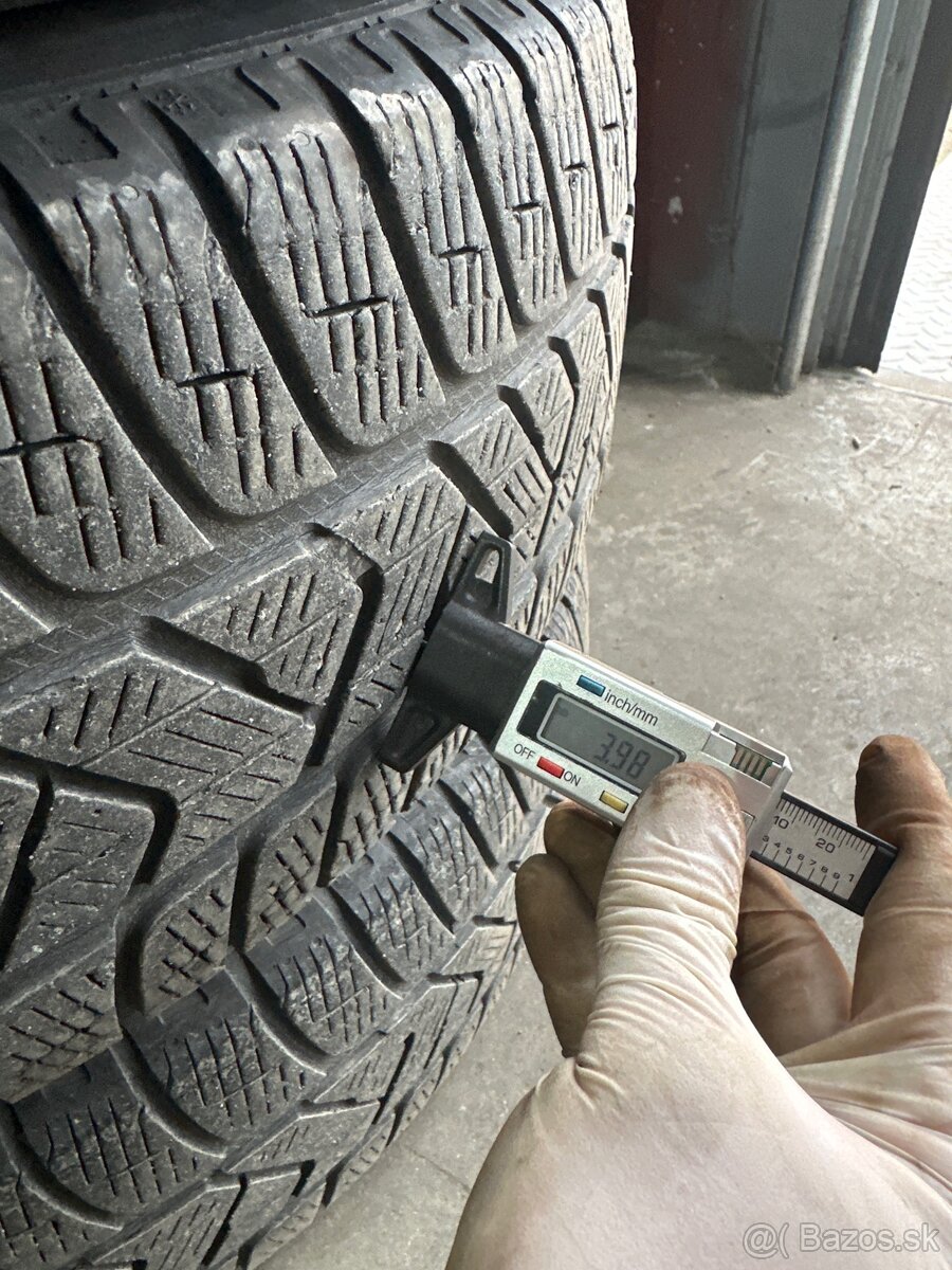 215/60 R17 pirelli - 4