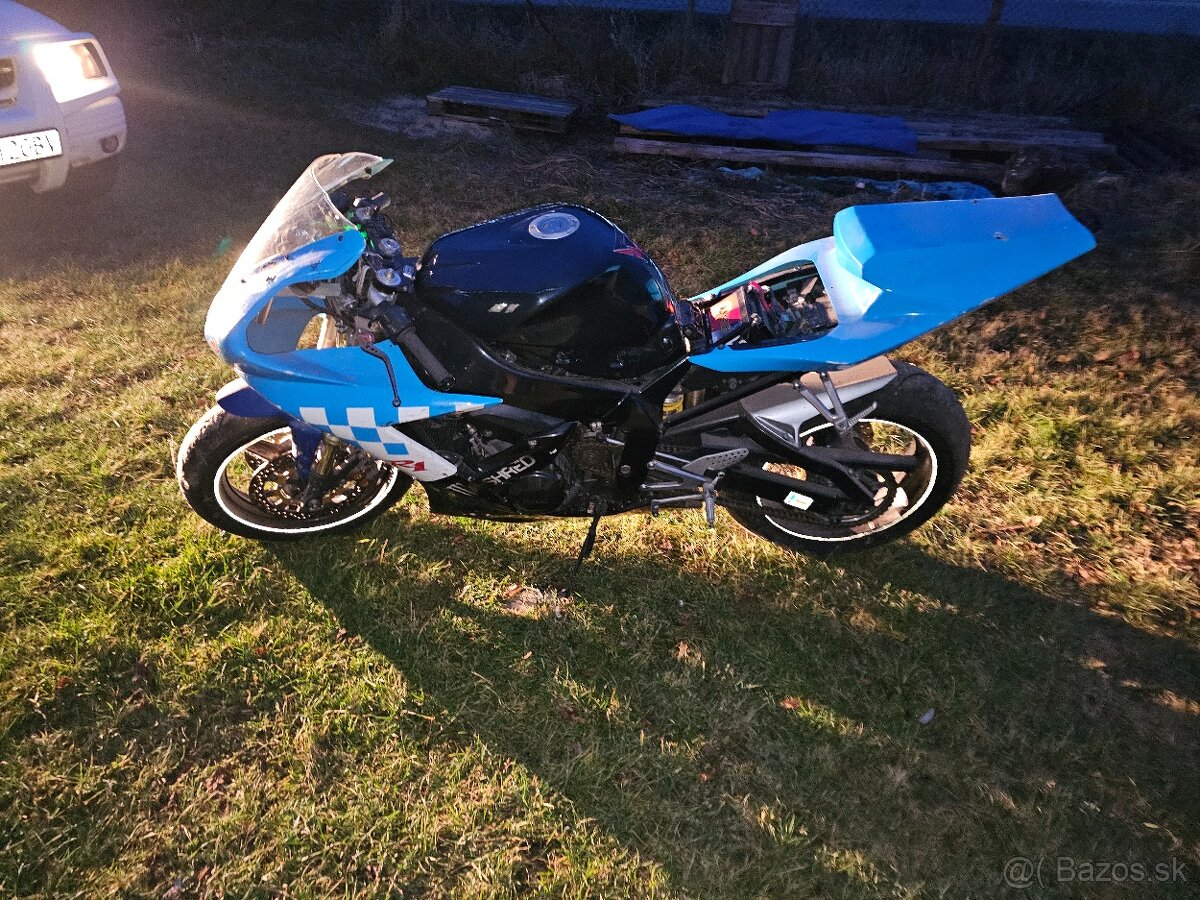Yamaha r1 RN09 - 4
