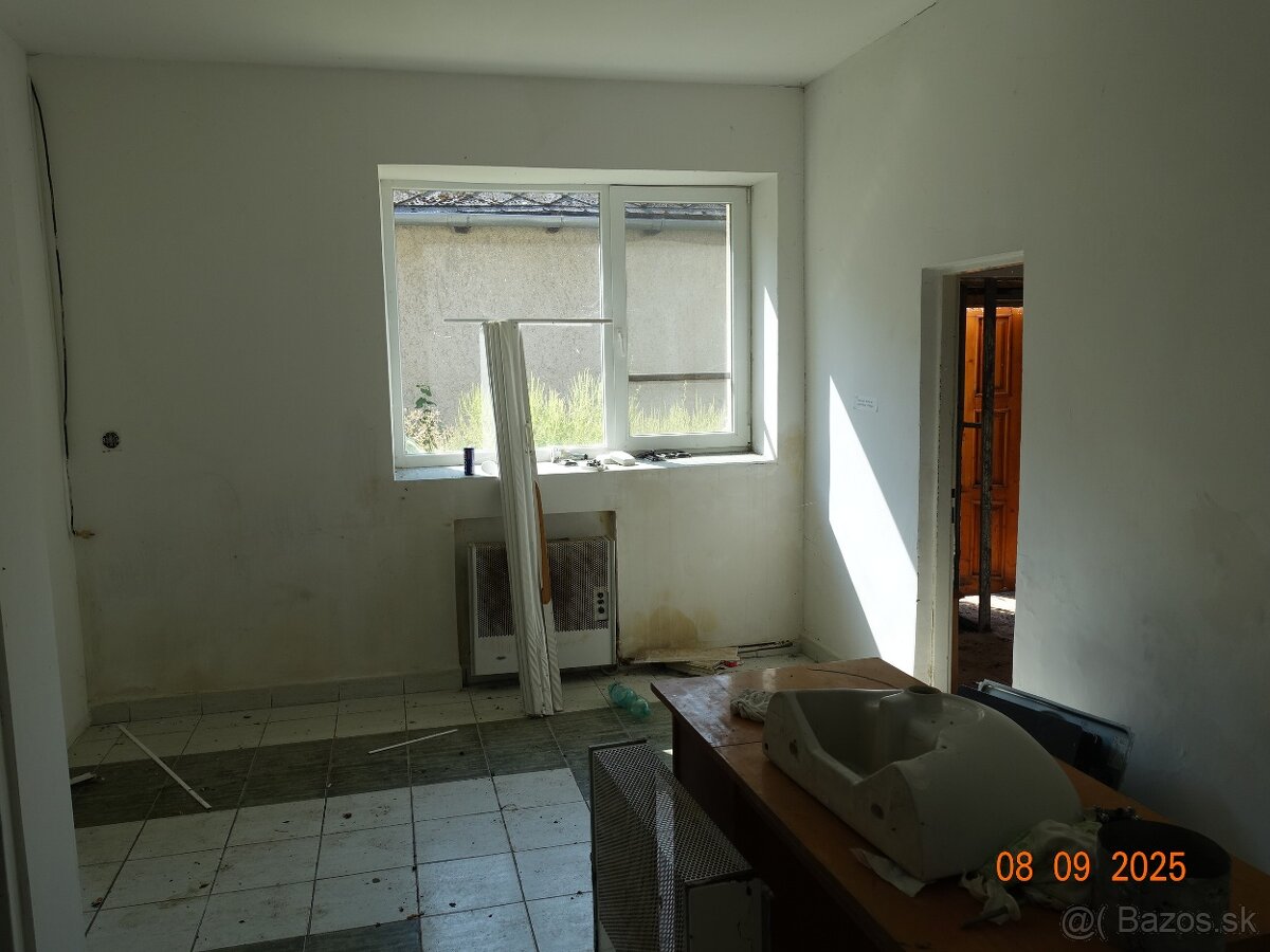 Rod. dom (Reštaurácia), Hlavná 36/38, Strážne, okr. Trebišov - 4