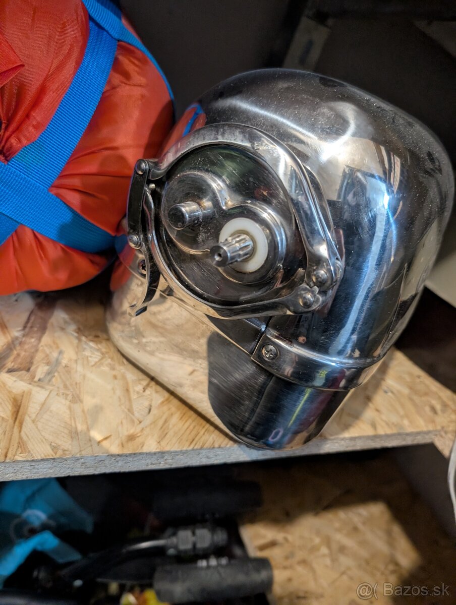 Odšťavovač Angel Juicer 5500 - 4