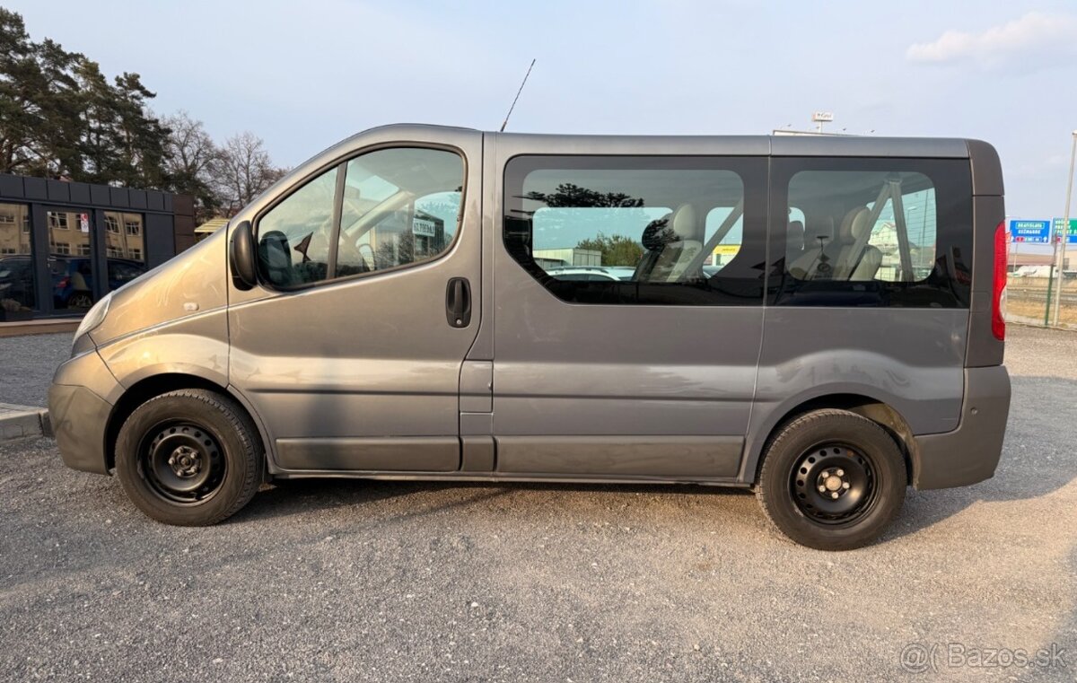 Opel Vivaro Van 2.0 / rok: 2014 / 8 miest - 4