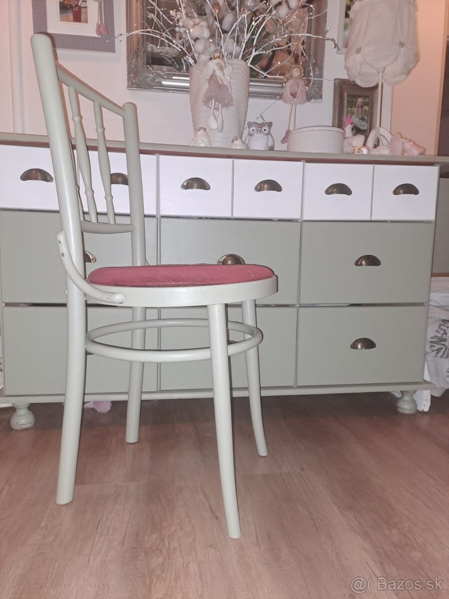 Stolička v starom štýle - 4