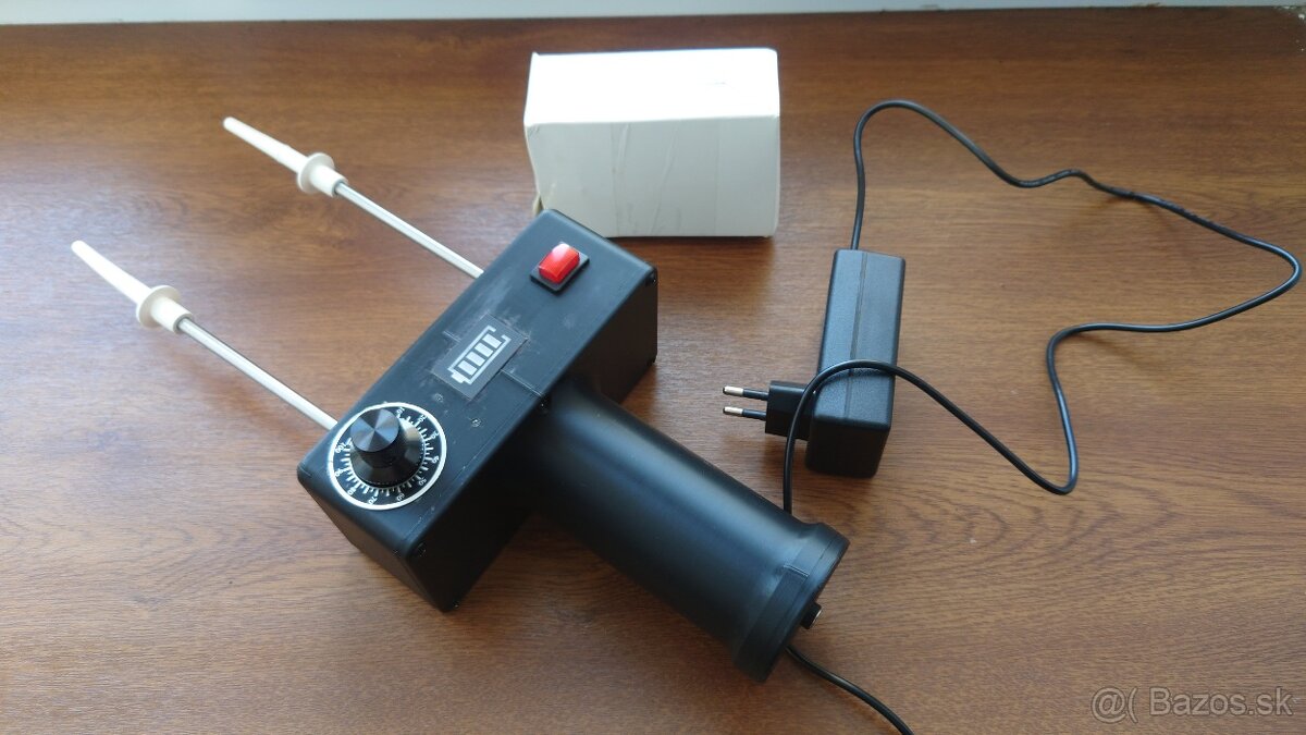 elektrický akumlatorový paralyzér omračovač na ošípané - 4