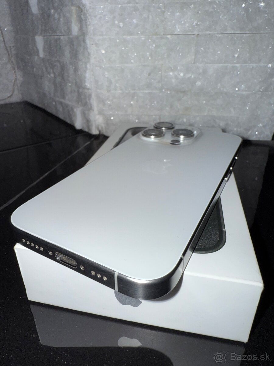 iPhone 15 Pro, 128 GB - 4